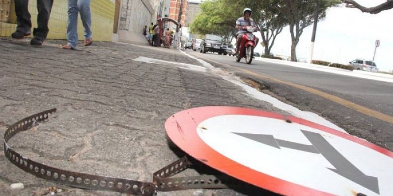 Imagem Ilustrando a Notícia: Mulher é acidentada em Rio Verde por falta de sinalização