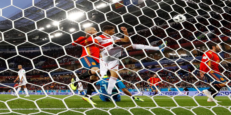 Imagem Ilustrando a Notícia: Espanhois e croatas entram em campo nas oitavas de final