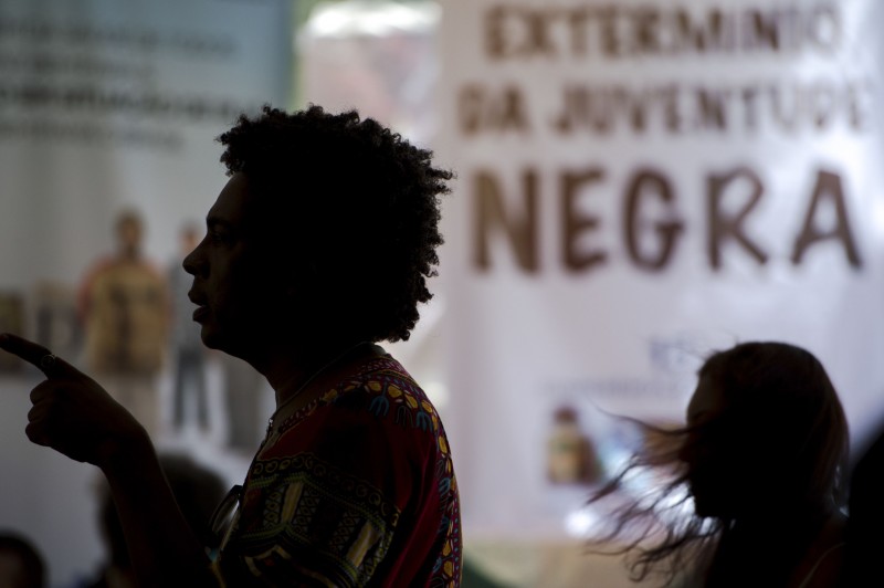 Imagem Ilustrando a Notícia: Um jovem negro é morto a cada 23 minutos no Brasil