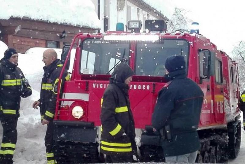 Imagem Ilustrando a Notícia: Itália retira últimos corpos de hotel soterrado por avalanche