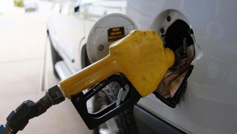 Imagem Ilustrando a Notícia: Procon já está aplicando medidas para coibir abusos nos preços dos combustíveis