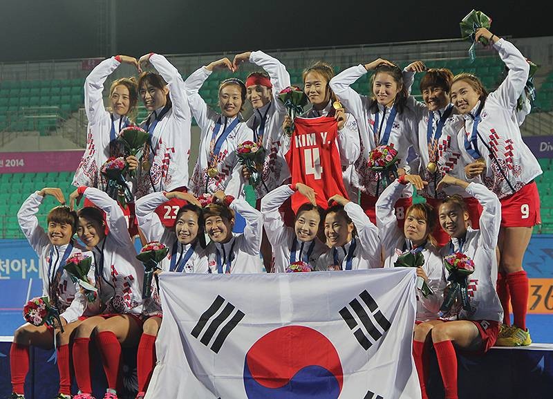 Imagem Ilustrando a Notícia: Às vésperas do torneio, Sul-coreanos protestam contra time de hóquei
