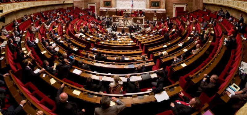 Imagem Ilustrando a Notícia: Deputados franceses aprovam extensão de estado de emergência