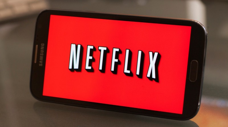 Imagem Ilustrando a Notícia: Netflix disponibiliza download de filmes e séries para assinantes