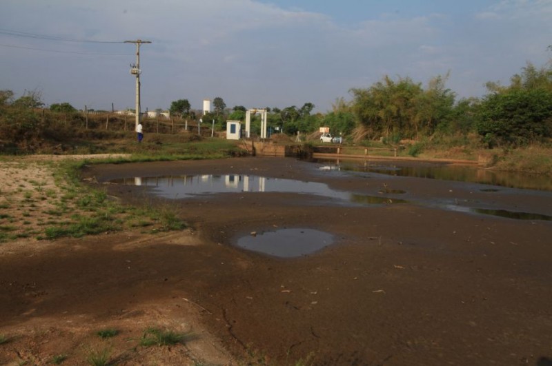 Imagem Ilustrando a Notícia: Falta de água prejudica bairros de Aparecida