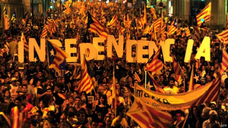 Imagem Ilustrando a Notícia: Parlamento é convocado por presidente catalão para definir respostas