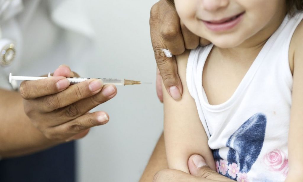 Imagem Ilustrando a Notícia: Mais de uma em cada 10 crianças não foram vacinadas em 2018