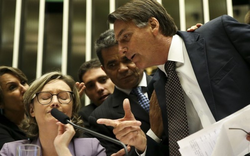 Imagem Ilustrando a Notícia: Deputado Jair Bolsonaro é condenado por danos morais