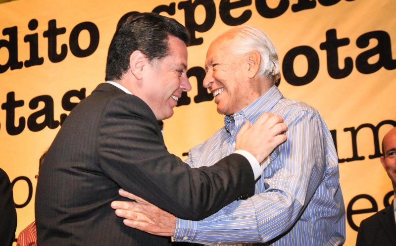 Imagem Ilustrando a Notícia: Governador presta suas condolências ao ex-prefeito Nion Albernaz
