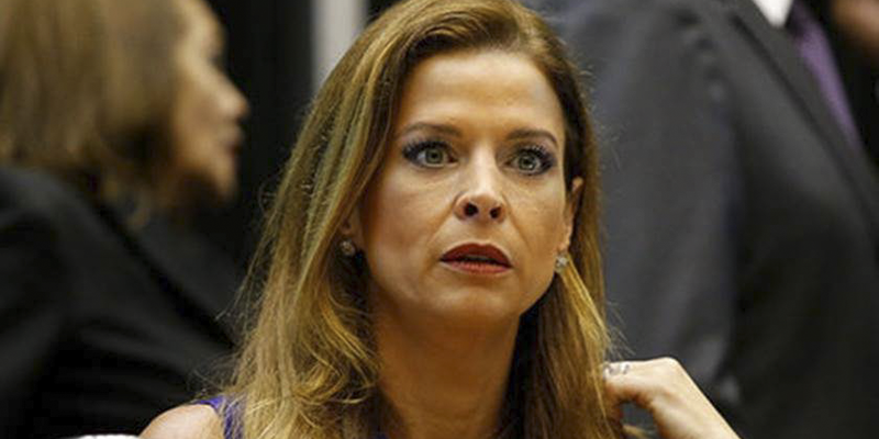 Imagem Ilustrando a Notícia: Tribunal condena Cláudia Cruz por evasão de divisas