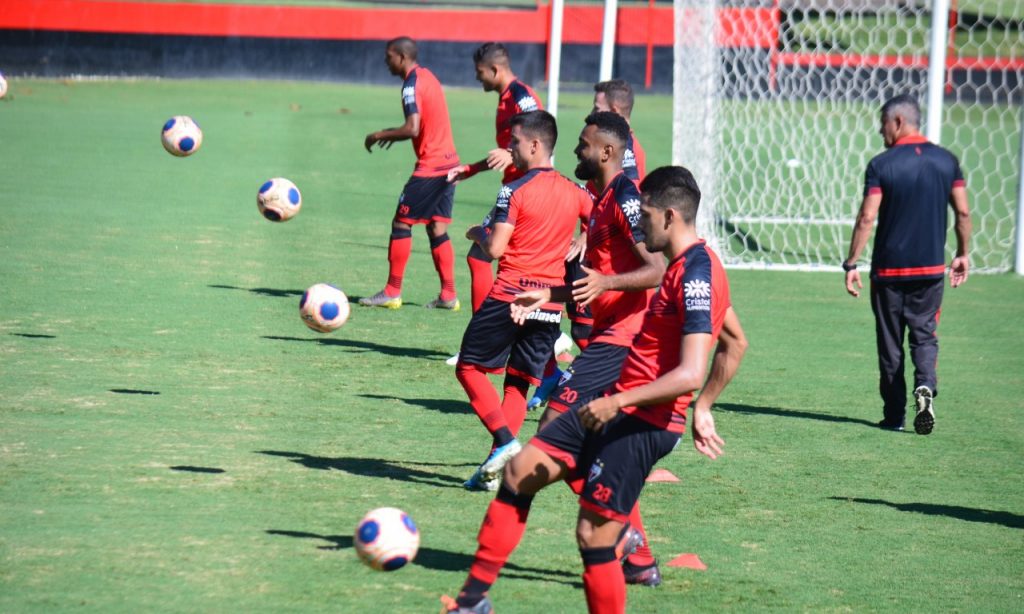 Imagem Ilustrando a Notícia: Decreto proíbe realização de treinos de futebol em Goiânia por 14 dias