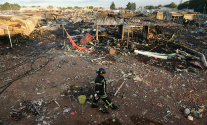 Imagem Ilustrando a Notícia: Sobe para 31, o número de mortos em explosão no mercado de fogos