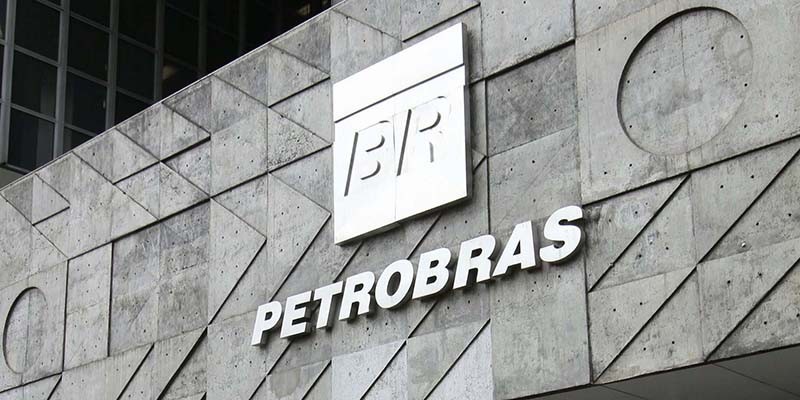 Imagem Ilustrando a Notícia: Petrobras importa diesel para compensar parada da Replan