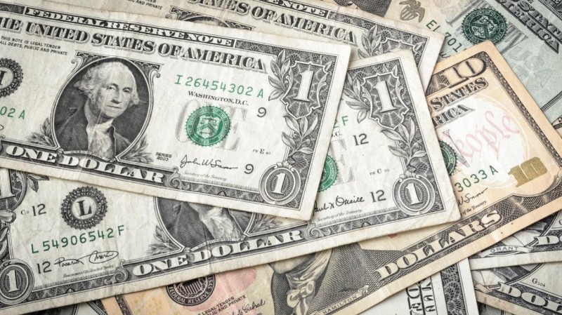 Imagem Ilustrando a Notícia: Dólar encerra semana em queda cotado a R$ 3,65