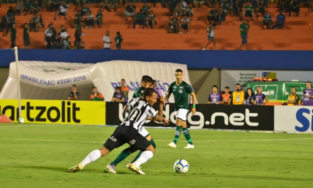 Imagem Ilustrando a Notícia: Goiás e Atlético Mineiro empatam sem gols no Serra Dourada