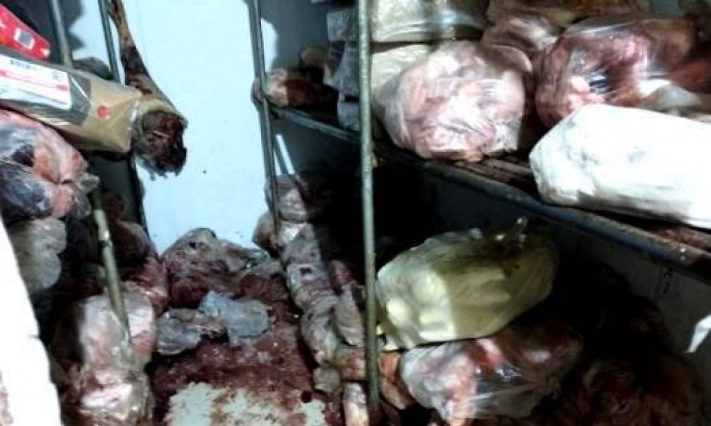Imagem Ilustrando a Notícia: Mais de 12 toneladas de carne estragada são apreendidas em Formosa e Cabeceiras de Goiás
