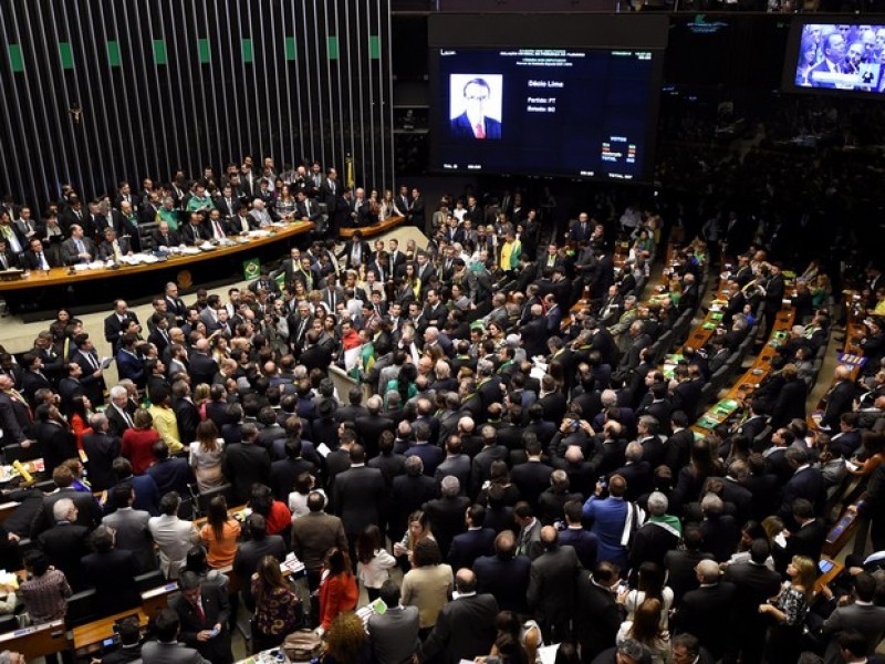 Imagem Ilustrando a Notícia: 10 pérolas que os deputados deixaram escapar na votação do impeachment