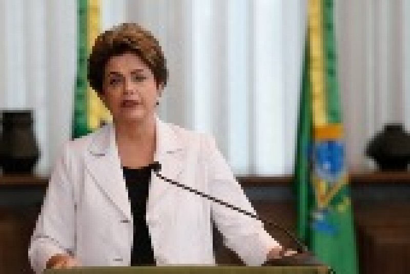 Imagem Ilustrando a Notícia: Dilma propõe plebiscito sobre eleição presidencial