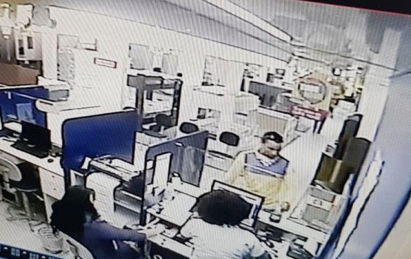 Imagem Ilustrando a Notícia: Empregado público do Correios é indiciado por uso indevido de cartões de crédito