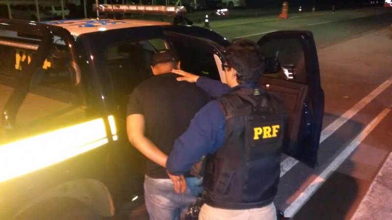 Imagem Ilustrando a Notícia: Homem é preso pela PRF por dirigir com carteira de motorista falsa