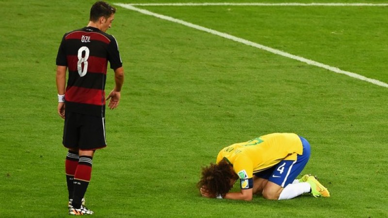 Imagem Ilustrando a Notícia: Brasil encerra ano como 2° colocado no ranking da Fifa, atrás da Alemanha