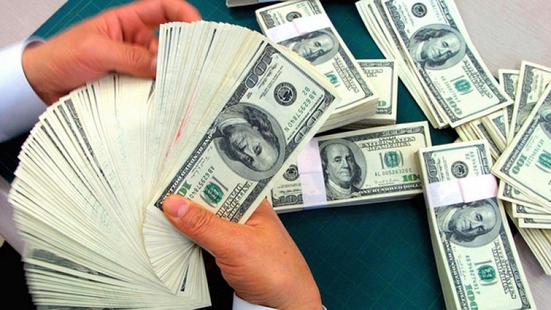 Imagem Ilustrando a Notícia: Contas externas têm saldo negativo de US$ 579 milhões em agosto