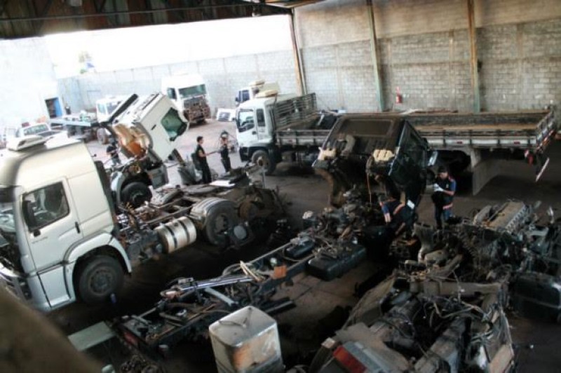 Imagem Ilustrando a Notícia: Polícia Civil prende um dos maiores receptadores de caminhões roubados de Goiás