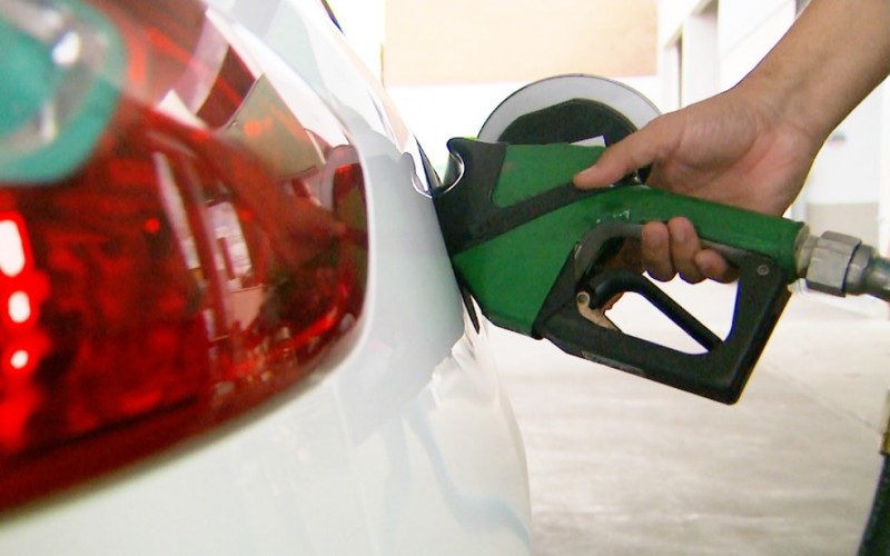 Imagem Ilustrando a Notícia: Preço da gasolina e do diesel tem novo reajuste nesta sexta-feira