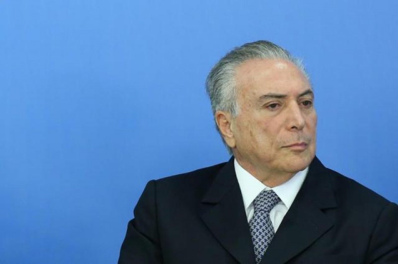 Imagem Ilustrando a Notícia: Nosso gesto serve para reforçar as ligações entre Portugal e Brasil, diz Temer