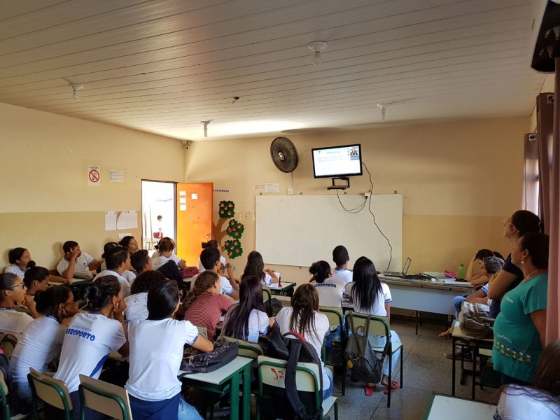 Imagem Ilustrando a Notícia: Educação em Goiás traz novidade com aulões interativos em lives no Facebook