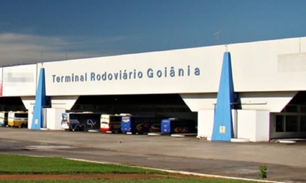 Imagem Ilustrando a Notícia: TJ-GO derruba liminar que suspendia proibição do transporte  interestadual em Goiás