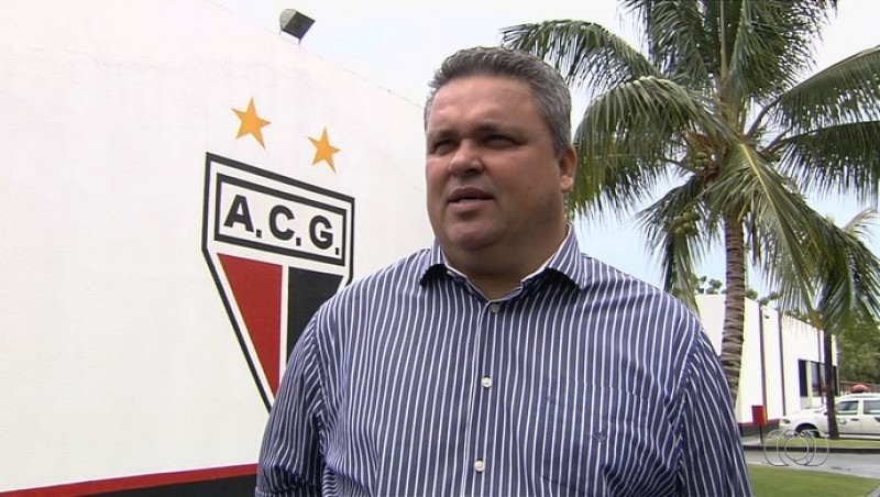 Imagem Ilustrando a Notícia: Adson convoca torcida contra o Flamengo