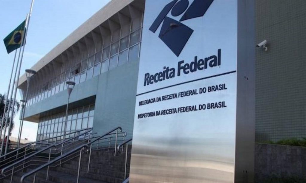 Imagem Ilustrando a Notícia: Governo Federal prorroga tributos que vencem em maio, junho e julho