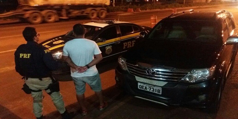 Imagem Ilustrando a Notícia: Comerciante é preso na BR- 060 com carro roubado em Pernambuco