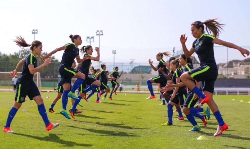 Imagem Ilustrando a Notícia: Rio 2016 começa hoje com futebol feminino