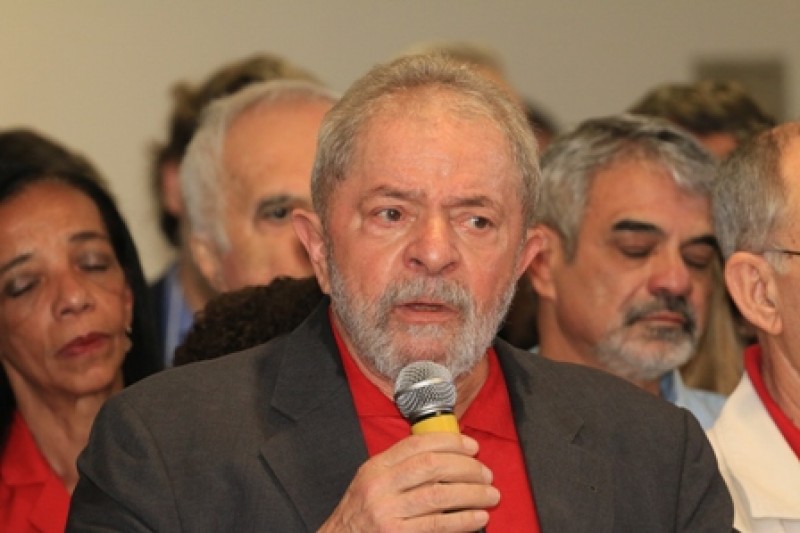 Imagem Ilustrando a Notícia: Em meio a choro, Lula se diz inocente e desafia MPF