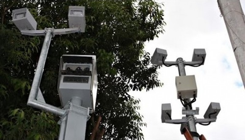 Imagem Ilustrando a Notícia: Prefeitura assina ordem de serviço para instalar fotossensores