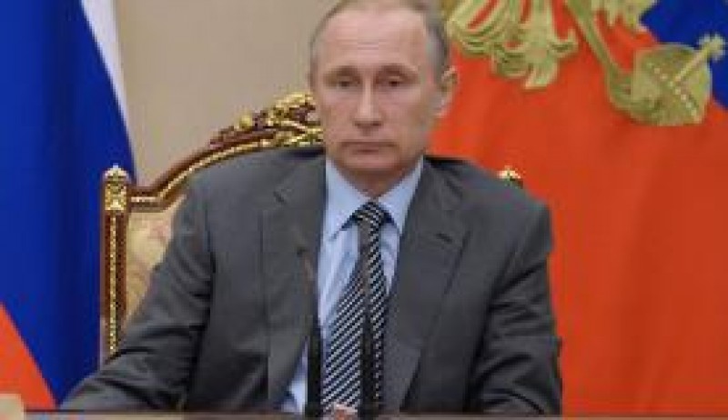 Imagem Ilustrando a Notícia: Putin cancela visita à França e amplia crise política