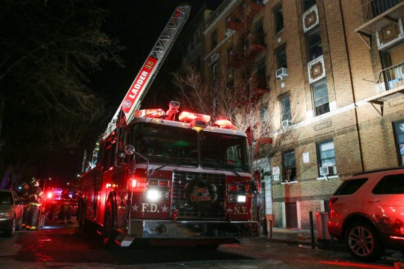Imagem Ilustrando a Notícia: Incêndio em Nova York deixa 12 mortos