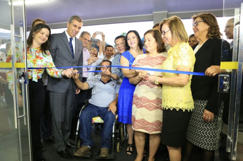Imagem Ilustrando a Notícia: José Eliton inaugura UPA em Trindade