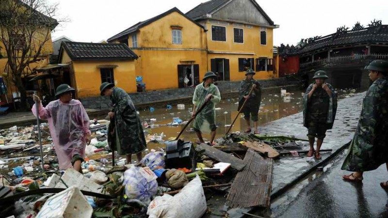 Imagem Ilustrando a Notícia: Tufão Damrey deixa 106 mortos no Vietnã às vésperas da cúpula da Apec