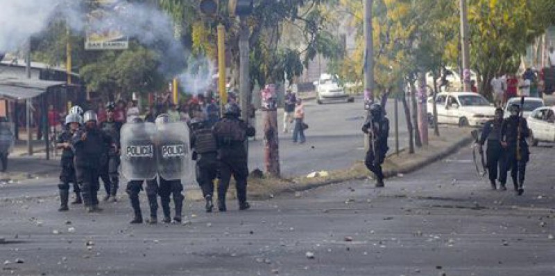 Imagem Ilustrando a Notícia: Anistia acusa Nicarágua de usar armas de fogo