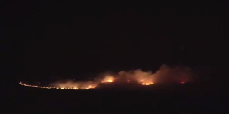 Imagem Ilustrando a Notícia: Incêndio atinge Parque Estadual da Serra de Caldas Novas