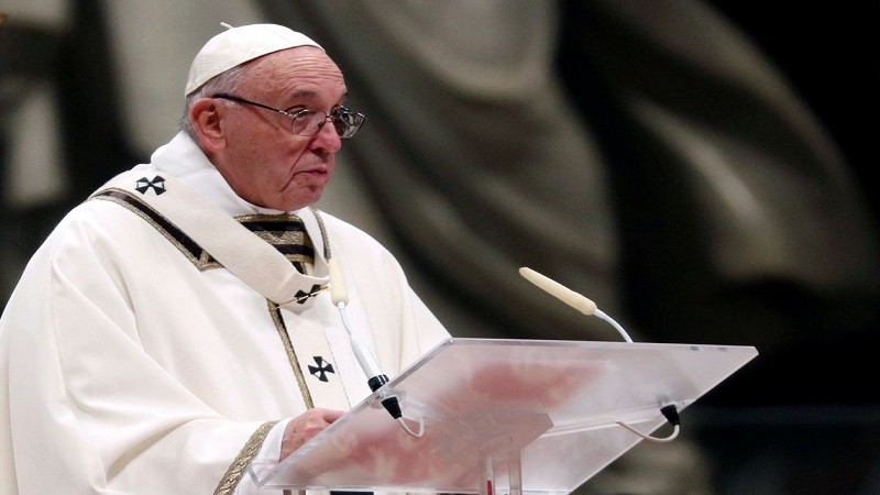 Imagem Ilustrando a Notícia: Na Missa do Galo, papa Francisco condena ganância e acúmulo