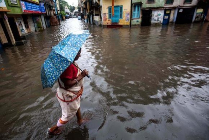 Imagem Ilustrando a Notícia: Inundações matam 50 pessoas na Índia e causam danos a 2 milhões
