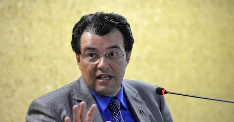 Imagem Ilustrando a Notícia: Braga não diz se é contra ou a favor em indicação de ministro