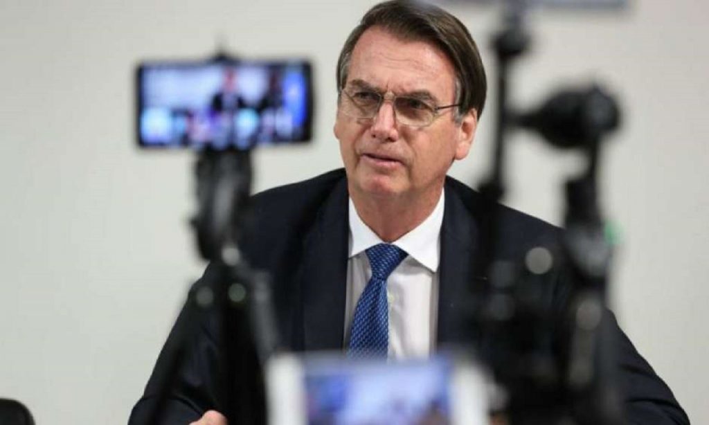 Imagem Ilustrando a Notícia: Bolsonaro assina lei alterando crime sobre denunciação caluniosa