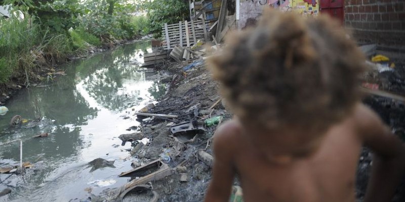 Imagem Ilustrando a Notícia: Pobreza extrema atinge menor nível da história, diz Banco Mundial