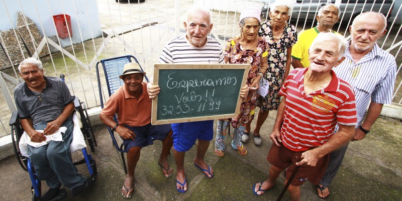 Imagem Ilustrando a Notícia: Abrigo abre campanha para que idosos possam receber presentes