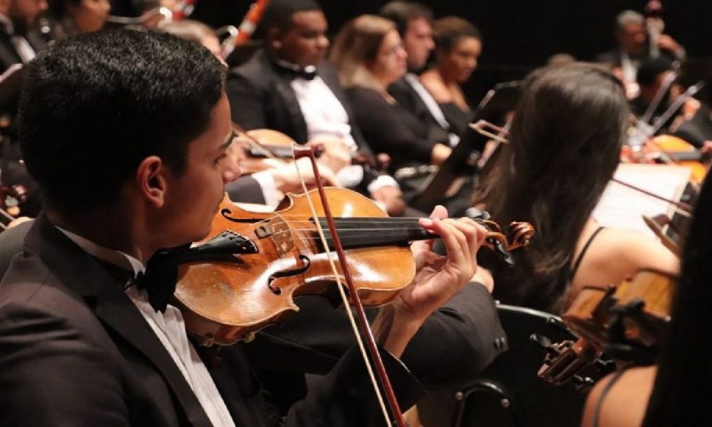 Imagem Ilustrando a Notícia: Orquestra Sinfônica realizará live para celebrar aniversário do Teatro Goiânia